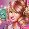 Ellie Fab Selfie