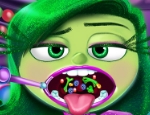 Play Free Disgust Throat Doctor