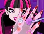 Play Free Draculaura Nail Surgery