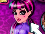 Play Free Draculaura Room Cleaning