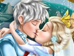 Play Free Elsa Wedding Kiss