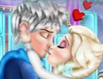 Play Free Jack And Elsa College Kiss
