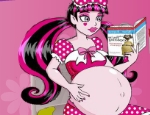 Play Free Pregnant Draculaura Bathroom Cleaning